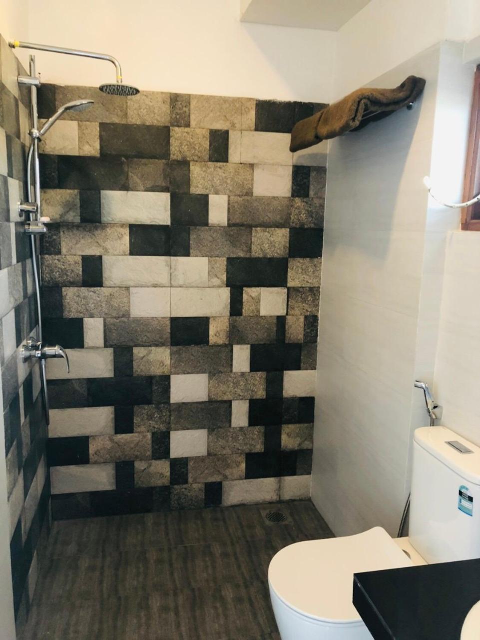 Ocean Edge Hikka Отель